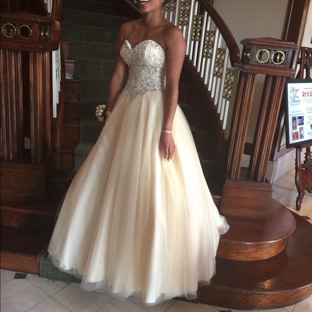 Cream Cinderella Prom Dress (only worn once!)